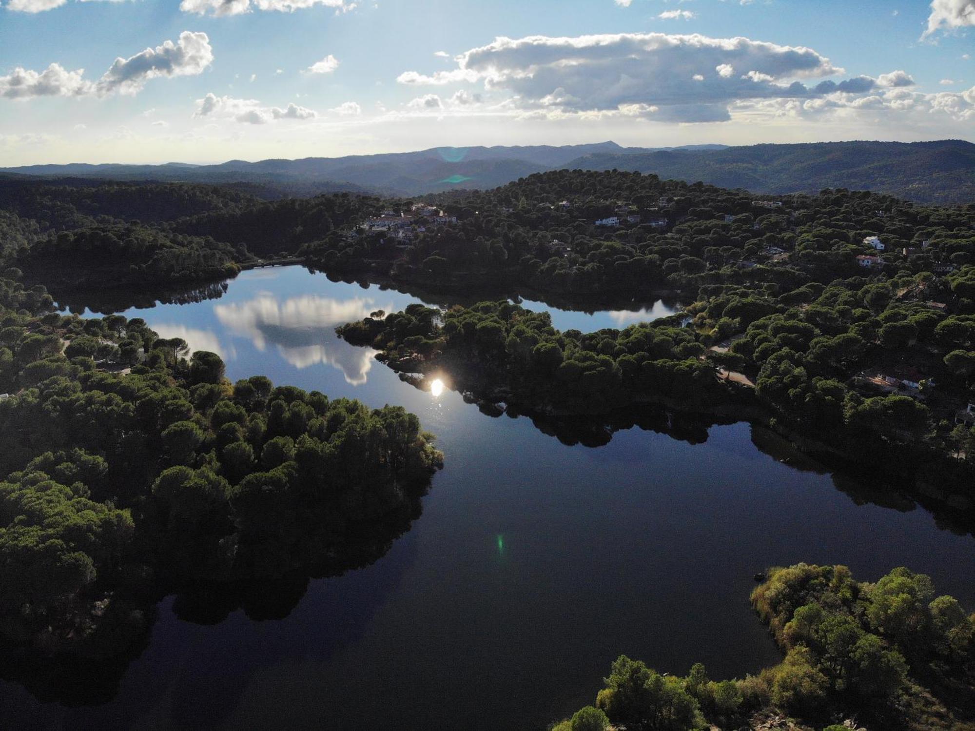 Las Ondinas Del Lago Las Jaras Luaran gambar